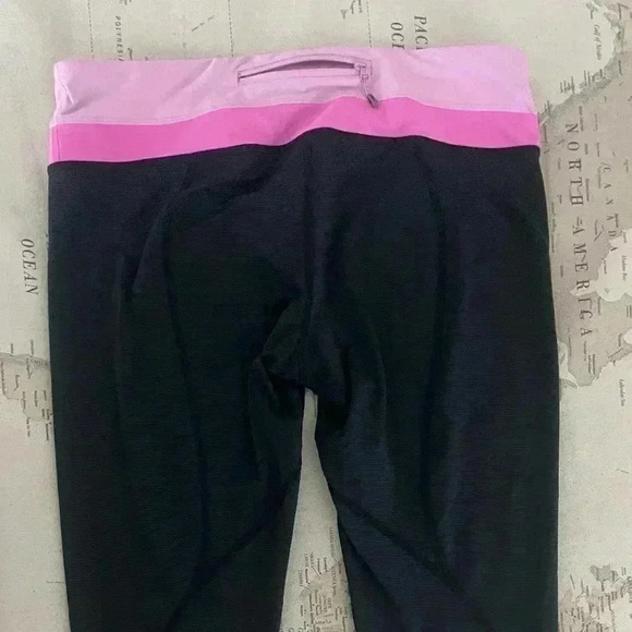 Lululemon Run: Inspire Crop II *ALLUX
Wee Stripe Black Vintage Pink Pow Pink Lt - Picture 9 of 16